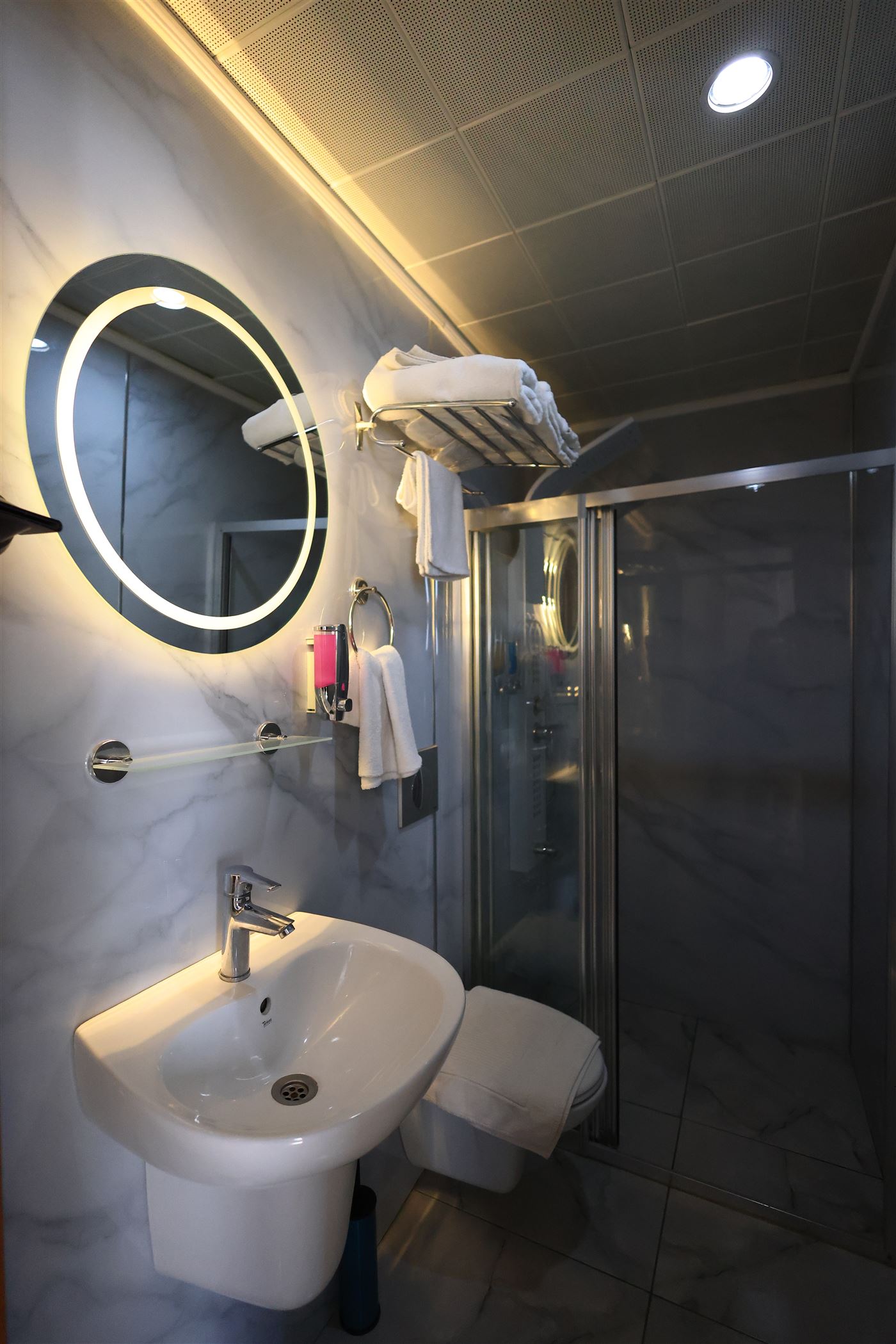 Mermer banyo
